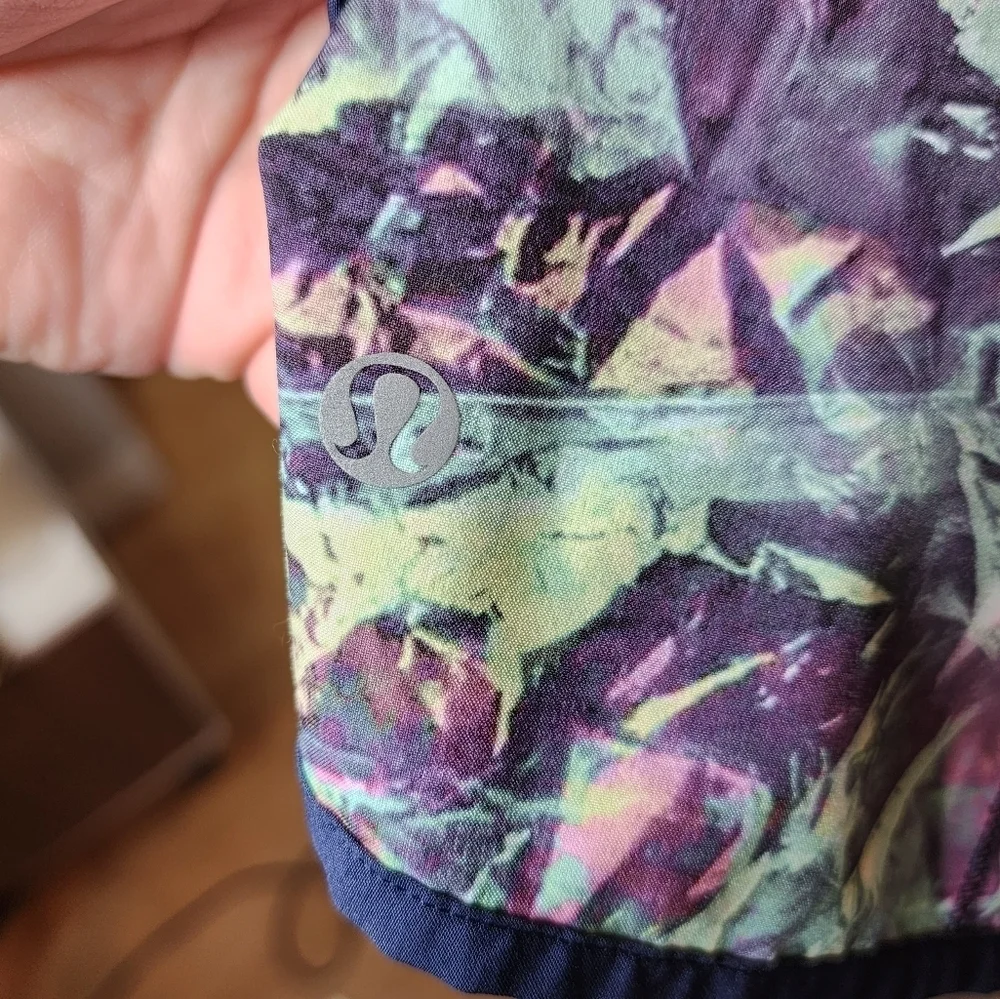 Lululemon Run:‎ Speed Short *4-way Stretch Iridescent Multi / Deep Navy